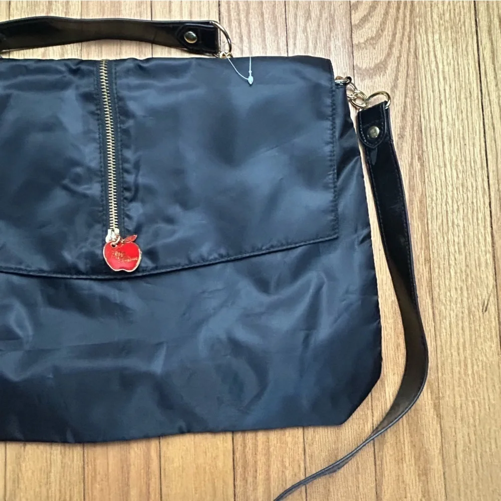 Vintage Apple Bottoms Black Shoulder Zipper Pouch/Bag